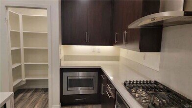 112 Acamar in Irvine, CA - Building Photo - Building Photo