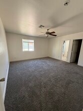 2828 E Chipman Rd, Unit 1 in Phoenix, AZ - Foto de edificio - Building Photo