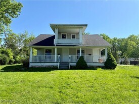 19137 Westwood Dr in Strongsville, OH - Building Photo