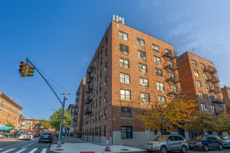 2102 Beverley Rd in Brooklyn, NY - Building Photo - Building Photo