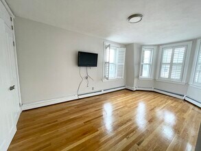 127 P St, Unit 2T in Boston, MA - Building Photo - Building Photo