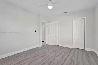 2410 Rodman St in Hollywood, FL - Building Photo - Building Photo