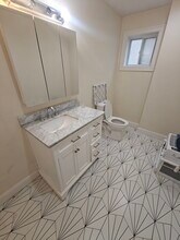 42 Elmwood Ave in Revere, MA - Foto de edificio - Building Photo