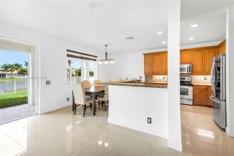 663 Live Oak Ln in Weston, FL - Building Photo - Building Photo