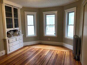329 Malden St, Unit 1 in Medford, MA - Building Photo - Building Photo
