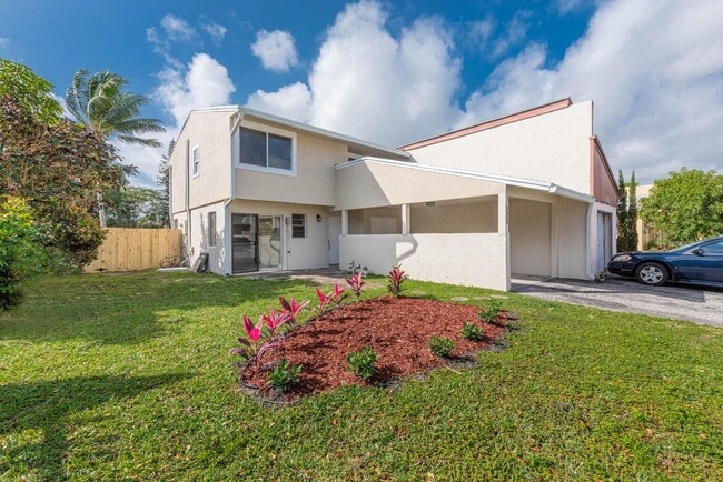 5030 NW 5th St in Delray Beach, FL - Building Photo - Building Photo