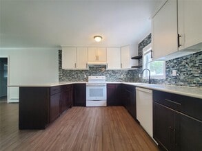 14 Westcliff Dr in Mount Sinai, NY - Building Photo - Building Photo