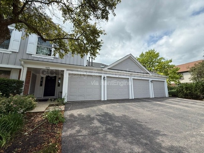 property at 1686 Grosvenor Cir