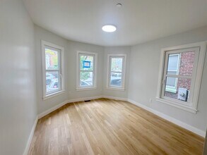 33 Gore St, Unit 1 in Cambridge, MA - Building Photo - Building Photo