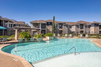 Marbella Bay Apartments in Beaumont, TX - Foto de edificio - Building Photo