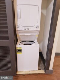 1732 Fontain St photo'