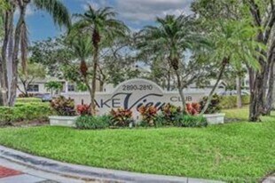 2851 N Oakland Forest Dr, Unit 210 in Oakland Park, FL - Building Photo