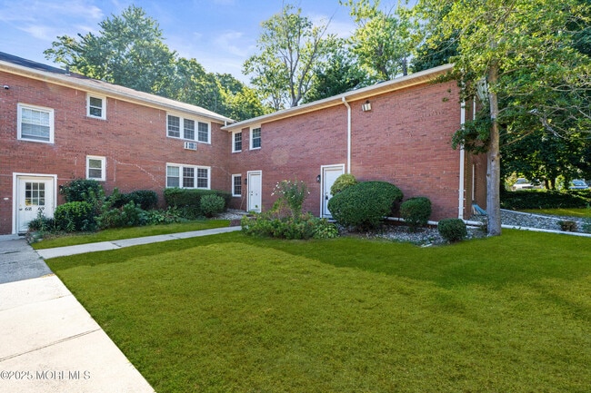 364 Westwood Ave in Long Branch, NJ - Foto de edificio - Building Photo