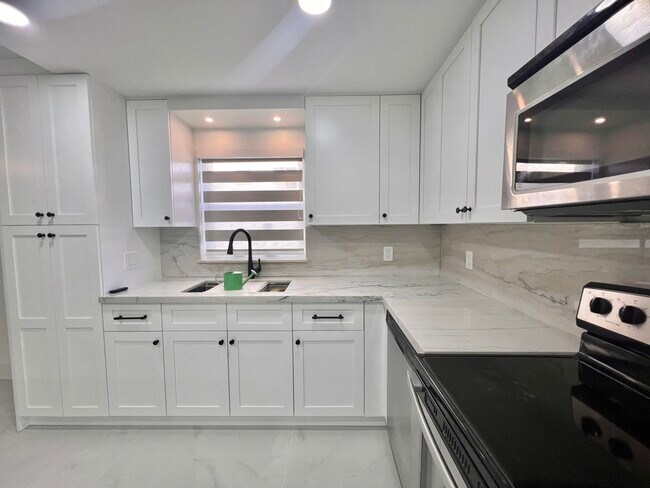 property at 720 N Dixie Hwy