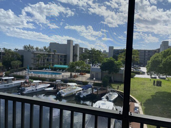 4 Royal Palm Way