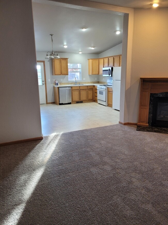 2484 Carriage Dr in Milliken, CO - Building Photo - Building Photo