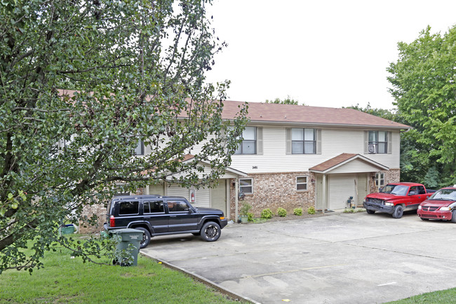 2481 N Brophy Ave in Fayetteville, AR - Foto de edificio - Building Photo