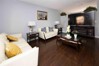 873 NW 135th Ave in Pembroke Pines, FL - Building Photo - Building Photo