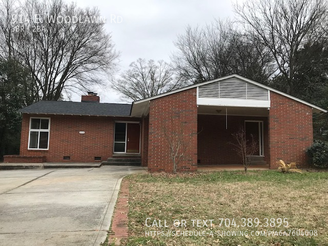 property at 914 E Woodlawn Rd