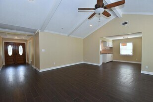 2410 Del Norte St in Houston, TX - Building Photo