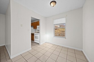 2105 N Keebler Ave in Collinsville, IL - Building Photo - Building Photo