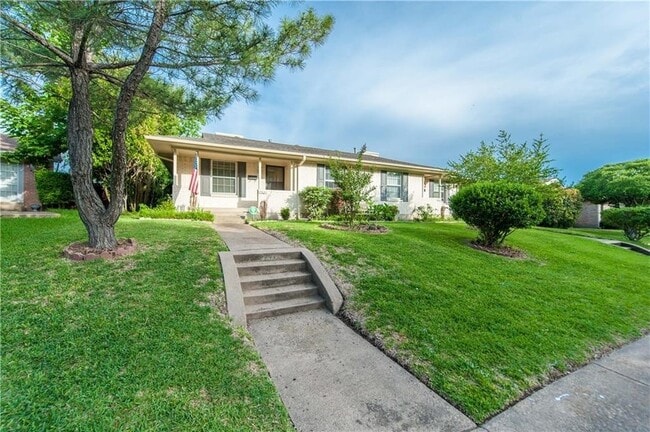 property at 7521 Brentcove Cir