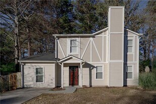 6218 Creekford Ln in Lithonia, GA - Building Photo