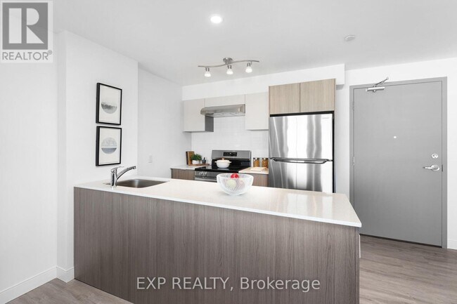 100 Manett Crescent in Brampton, ON - Building Photo - Building Photo