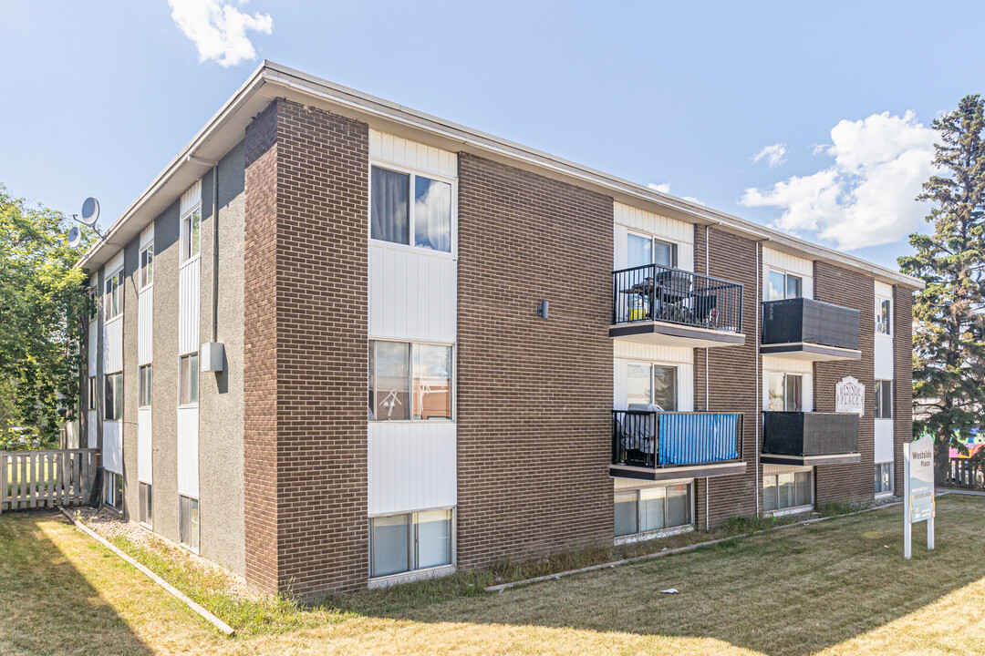 Westside Place in Edmonton, AB - Building Photo