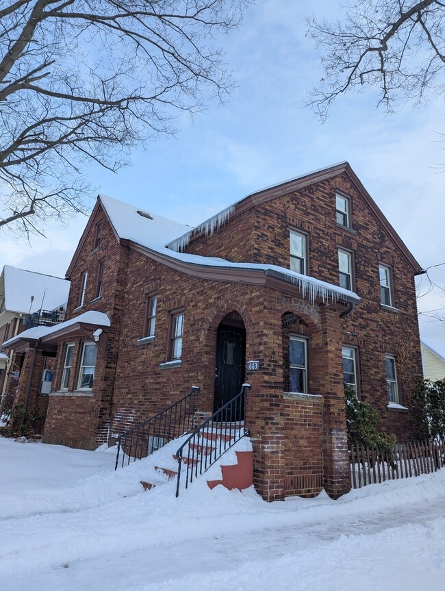 663 W 7th St, Unit Upstairs in Erie, PA - Building Photo - Building Photo