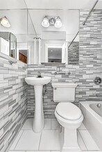 95 Perry St in New York, NY - Foto de edificio - Building Photo