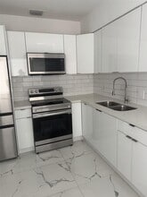 345 SW 49th Ave in Coral Gables, FL - Building Photo - Building Photo