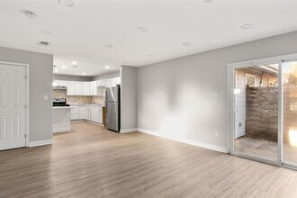 2308 Devonshire Dr in Austin, TX - Building Photo - Building Photo