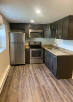 4056 Pine Grove Manor in House Springs, MO - Building Photo