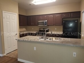 9303 Gilcrease Ave in Las Vegas, NV - Foto de edificio - Building Photo