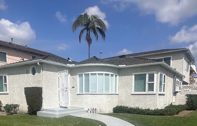property at 931 E La Palma Dr