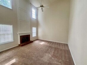 540 Manor Glen Dr in Suwanee, GA - Building Photo - Building Photo