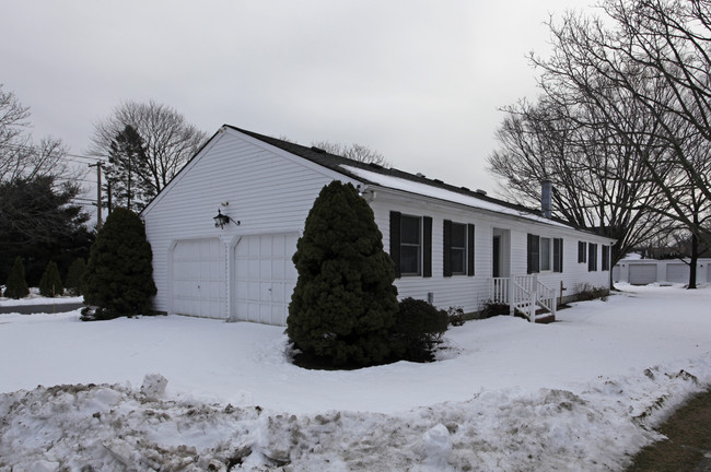 F.P. Rich House in Southold, NY - Foto de edificio - Building Photo