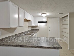 7201 Arlington Expy in Jacksonville, FL - Building Photo - Building Photo