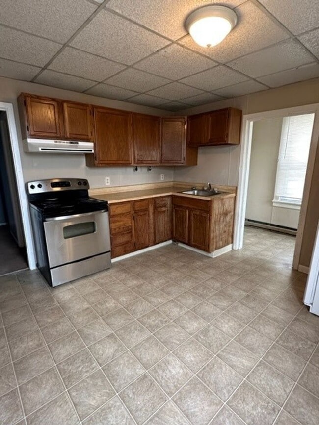 property at 46 N Chestnut St