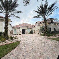 1 Lionspaw VII Nobles in Daytona Beach, FL - Building Photo