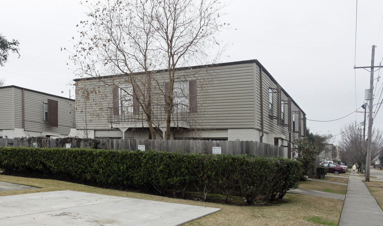 1108 Lake Ave in Metairie, LA - Building Photo