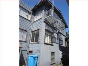 2415 Lincoln Way in San Francisco, CA - Building Photo - Building Photo