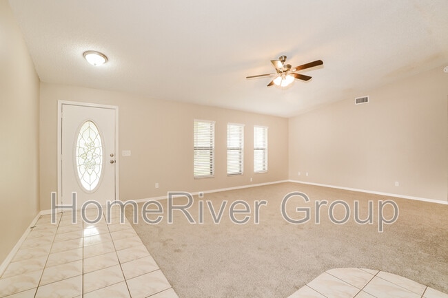 2811 Queen Palm Dr in Edgewater, FL - Building Photo - Building Photo