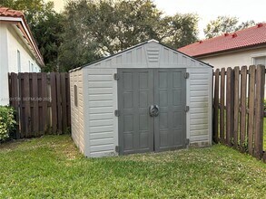 16120 Opal Creek Dr in Weston, FL - Building Photo - Building Photo