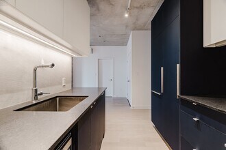2180 Rue Sainte-Catherine E in Montréal, QC - Building Photo - Building Photo