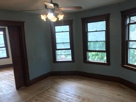 43 Olga Ave, Unit Worcestert U Mass near in Worcester, MA - Building Photo