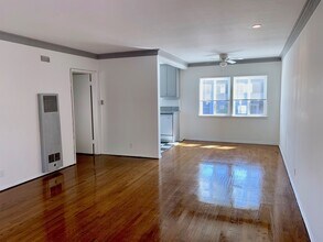 MMA in Los Angeles, CA - Foto de edificio - Interior Photo