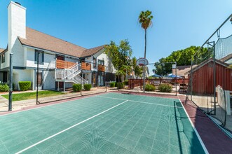 8242 N Black Cyn Hwy in Phoenix, AZ - Building Photo - Building Photo