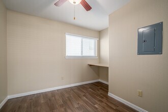 Twin Pines in Houston, TX - Foto de edificio - Interior Photo